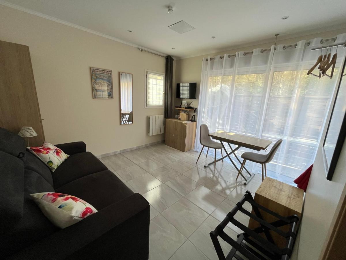 Appartement au calme dans un espace arboré Tourrettes-sur-Loup Exterior foto